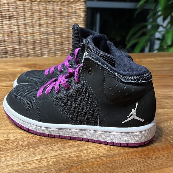 Air Jordans Flight 4’s - Picture 3 of 8